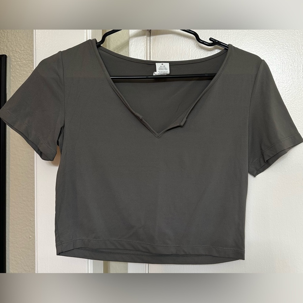 Alphalete Crop Top